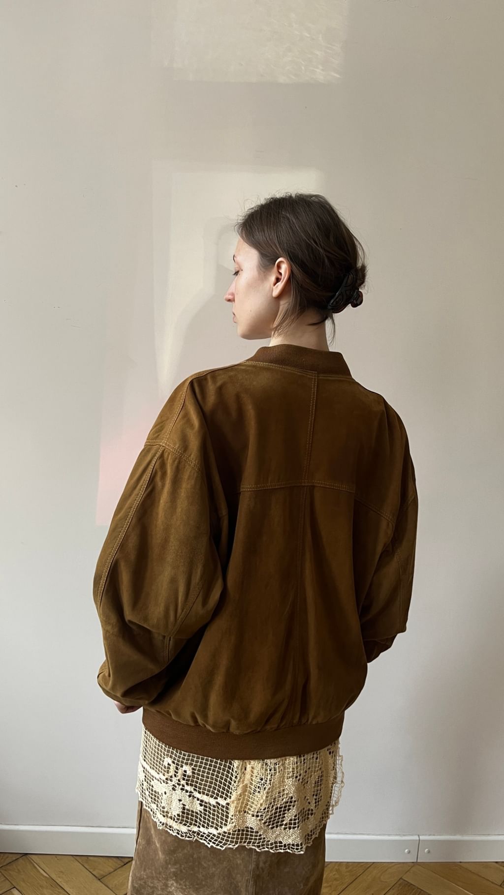 Skórzana bomberka zapinana na guziki