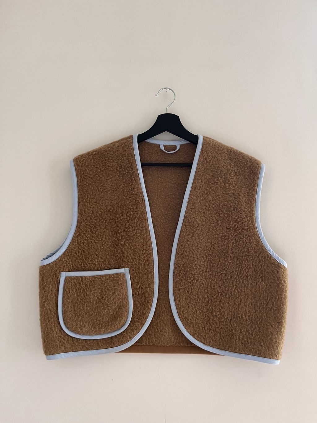 Kamizelka z wełnianego koca