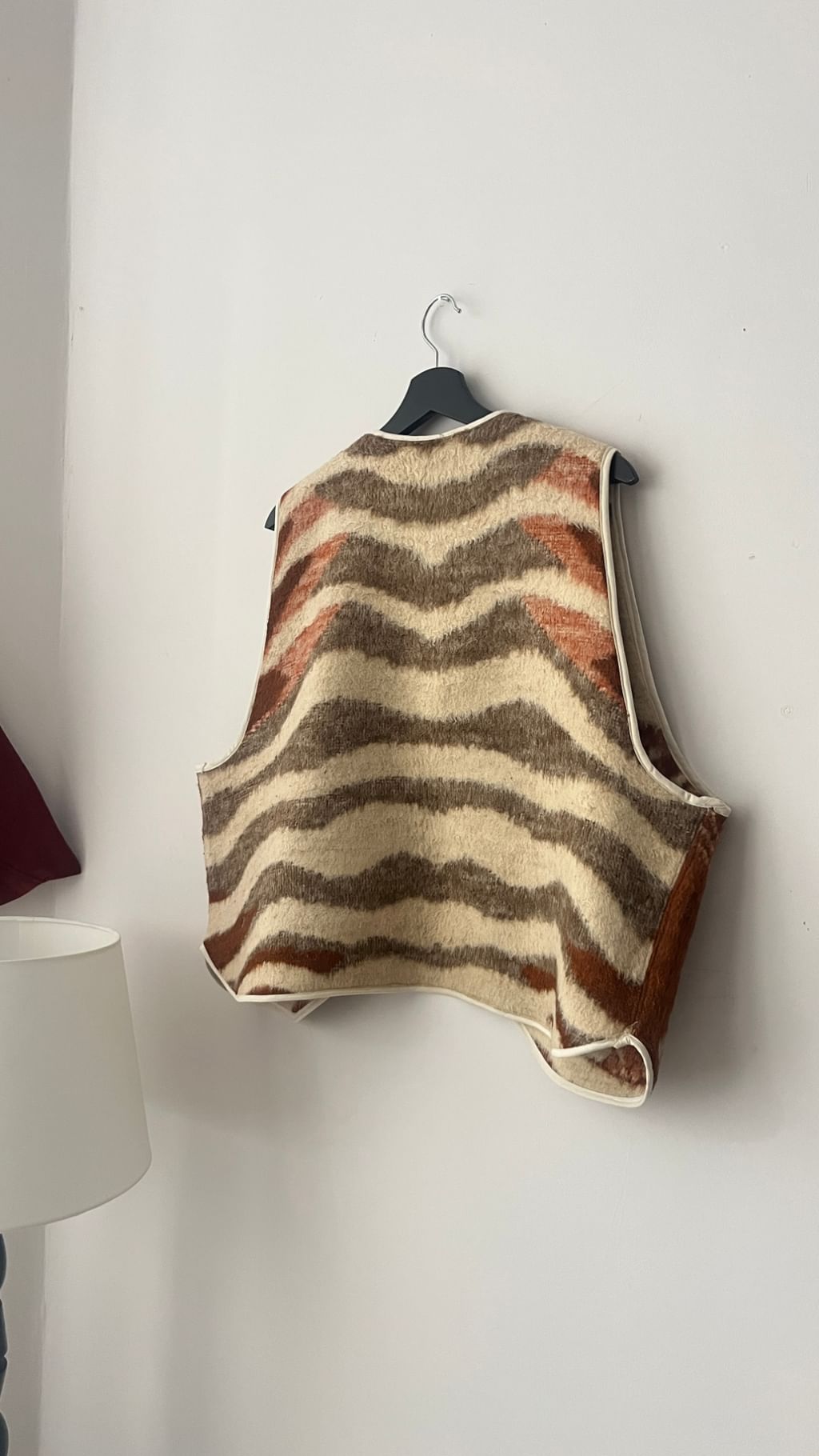 Upcycled - Kamizelka z bawełnianego kocyka w koty 