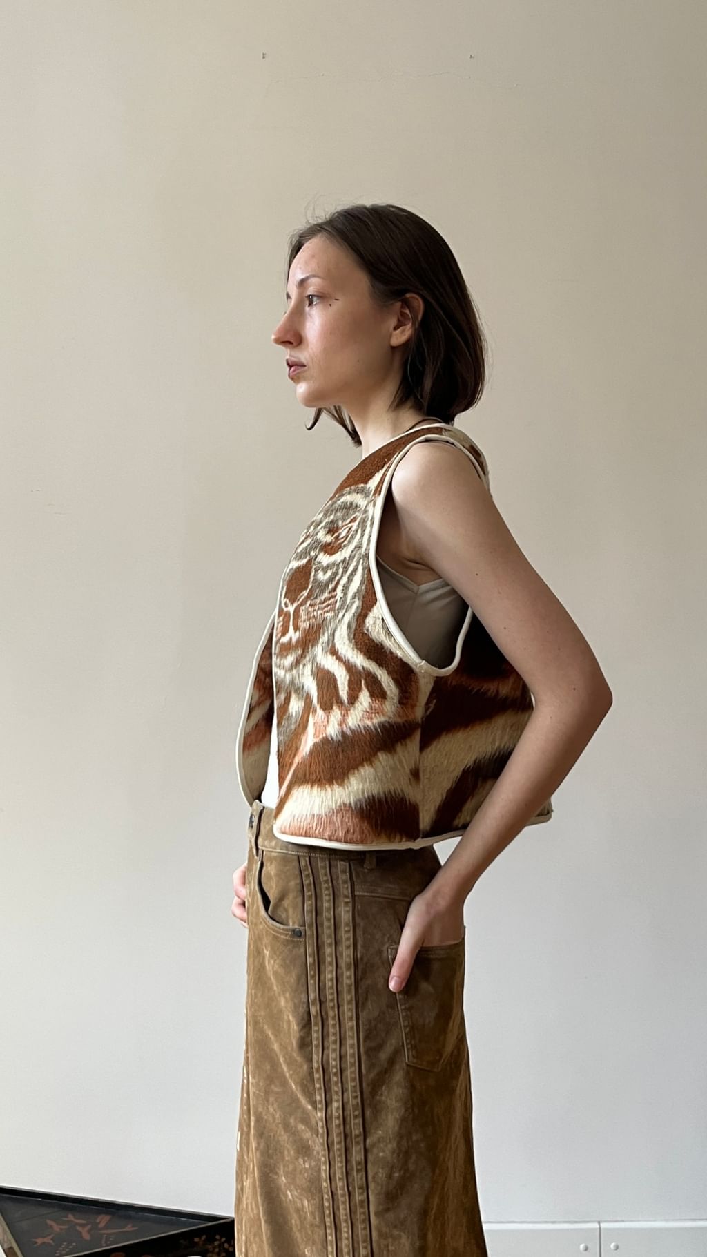 Krótka kamizelka z kotami z bawełnianego koca vintage