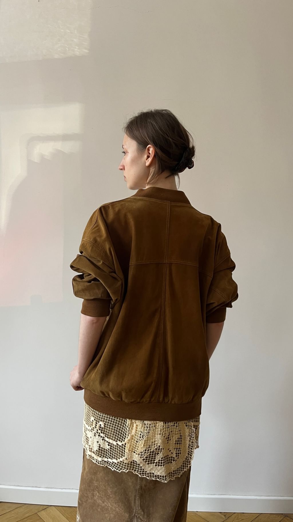 Skórzana bomberka zapinana na guziki