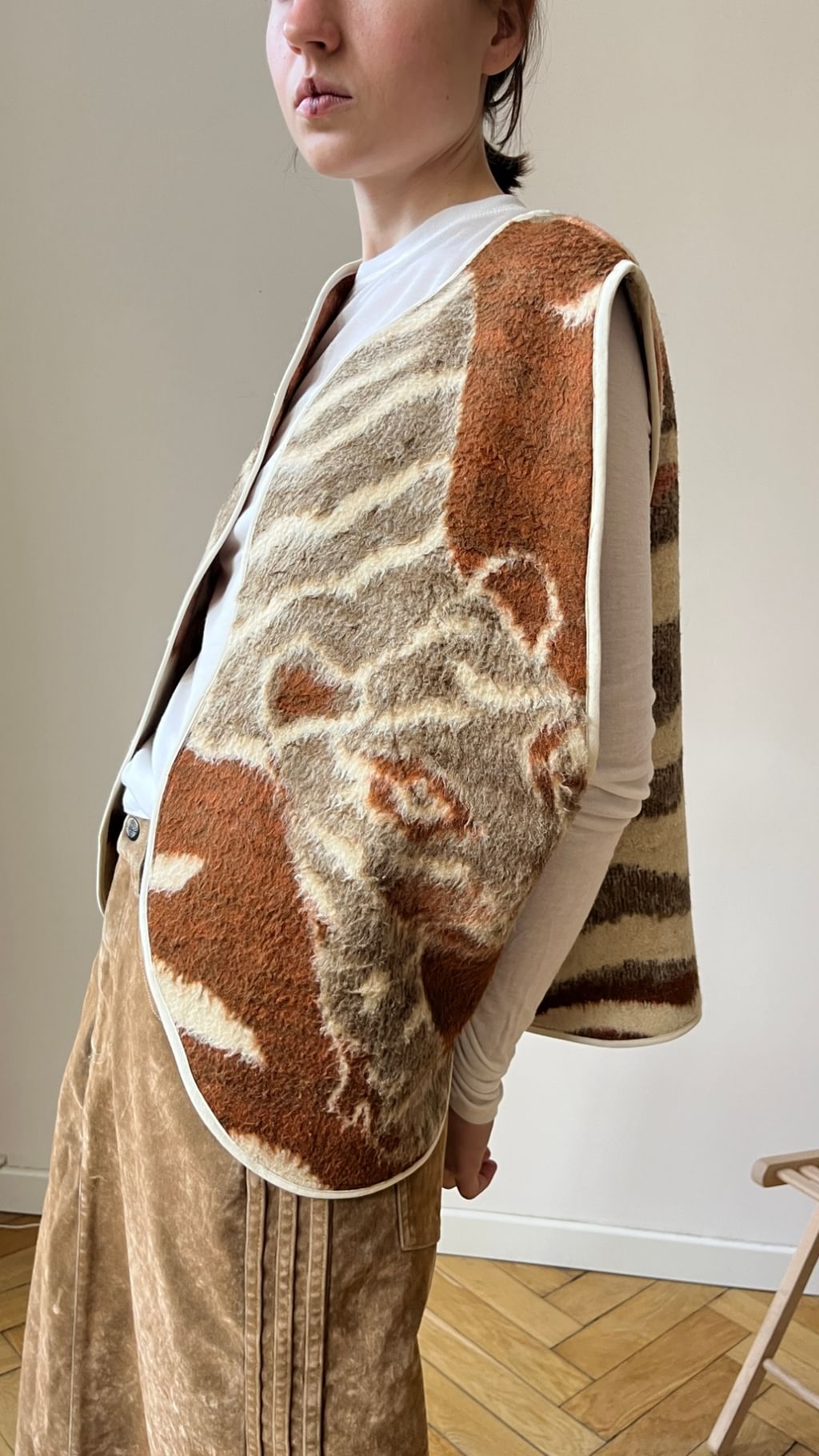 Duża kamizelka z kotami z bawełnianego koca vintage 