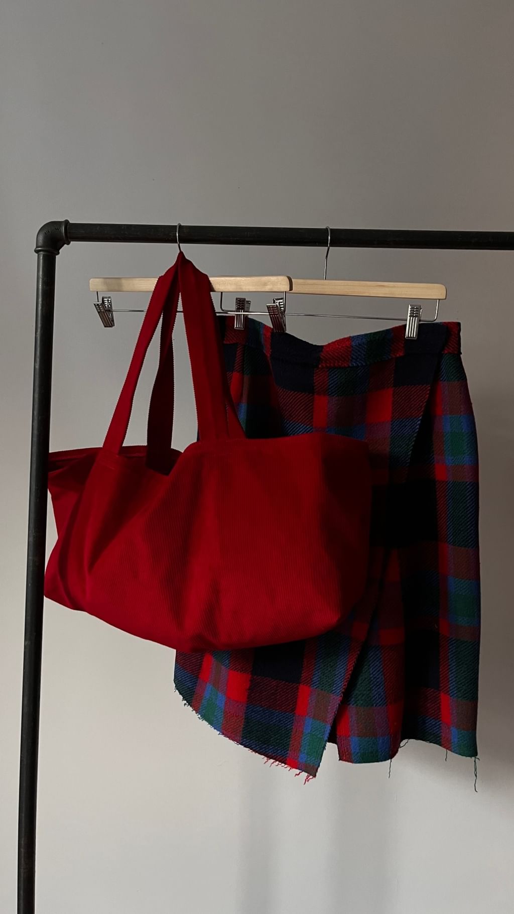 Torba na ramie czerwony sztruks 