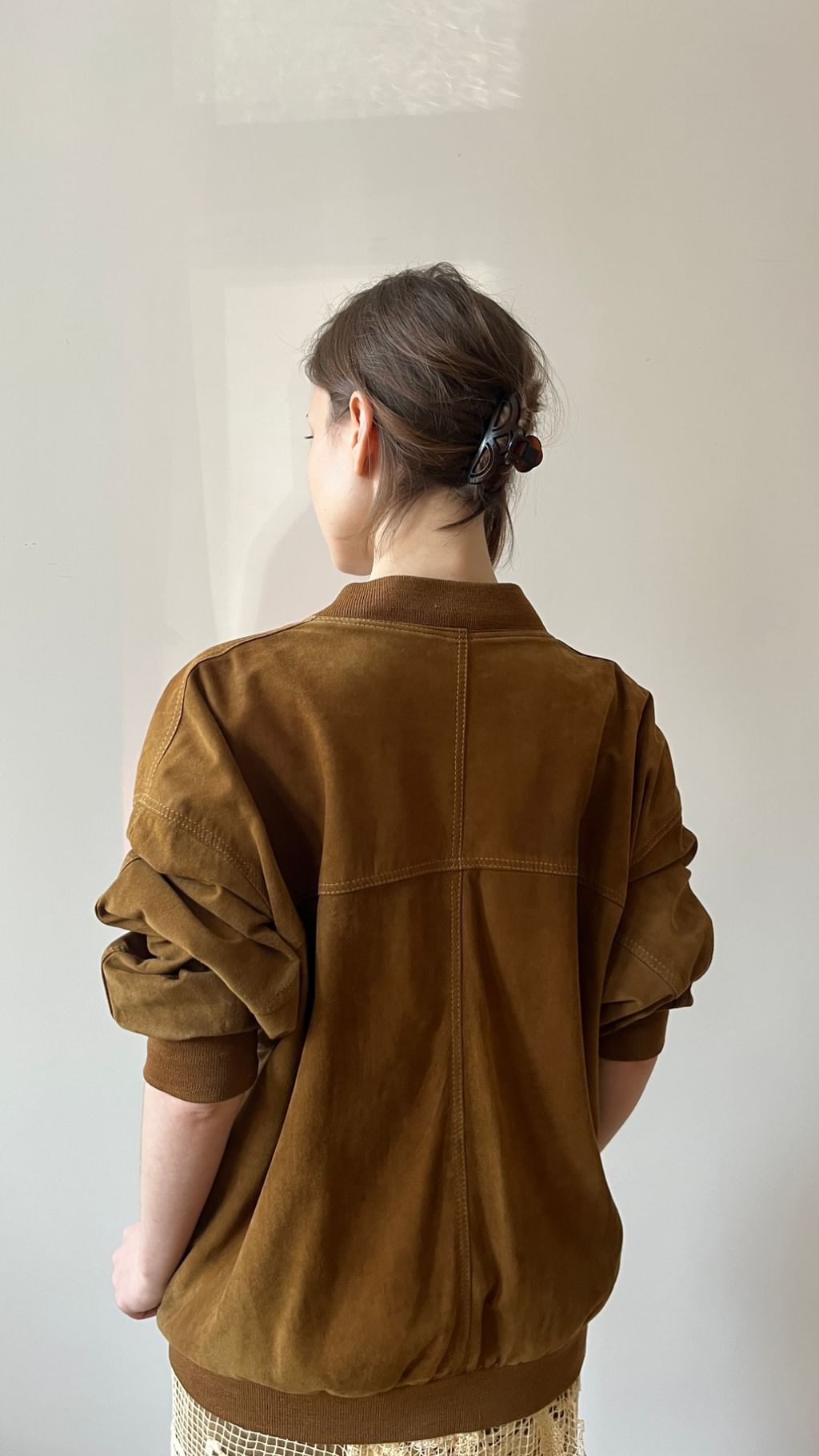 Skórzana bomberka zapinana na guziki