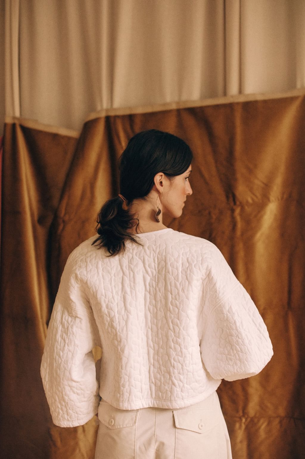 Kimono z pikowanej białej narzuty
