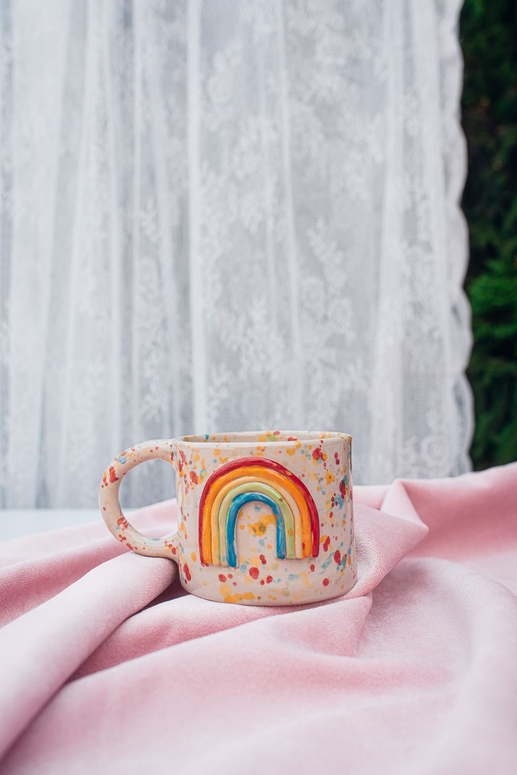 Kubek z tęczą