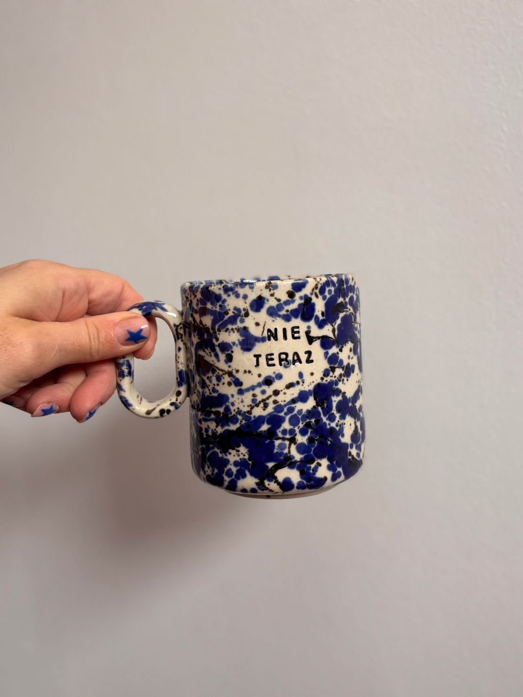 Kubek LUNA maxi z napisem NIE TERAZ