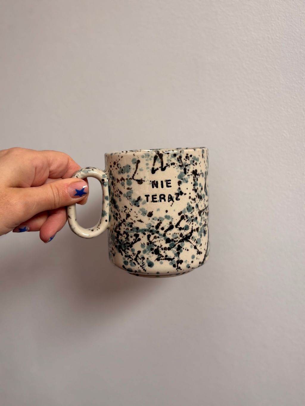 Kubek LUNA maxi z napisem NIE TERAZ 