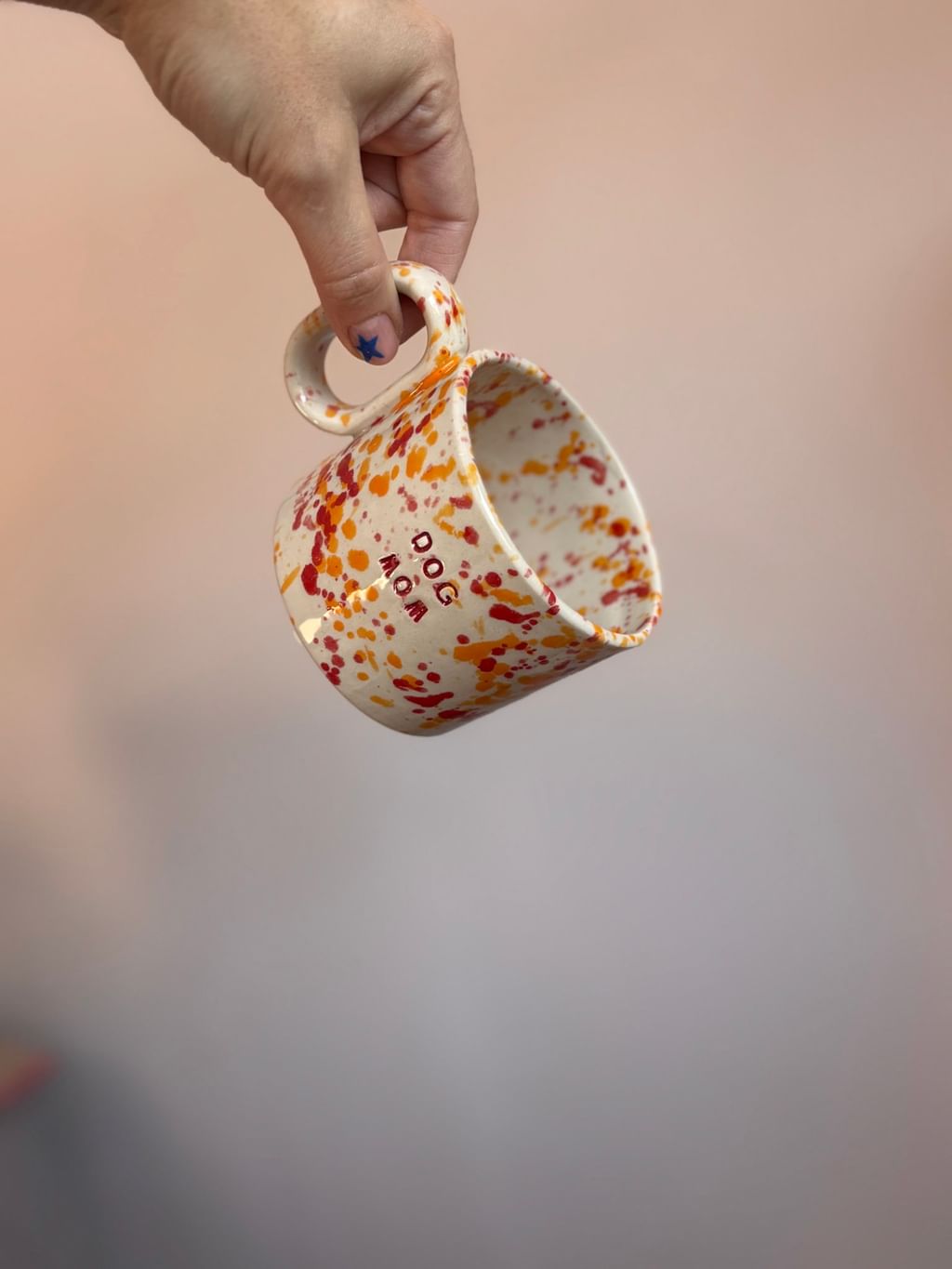 Kubek COCO z napisem DOG MOM