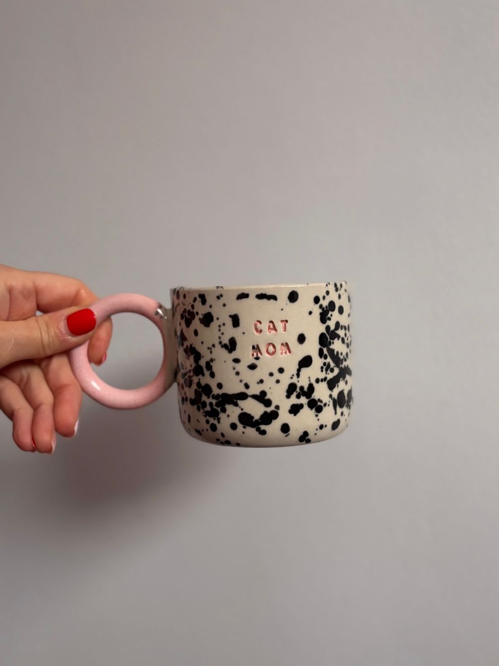 Kubek LOLA z napisem CAT MOM 