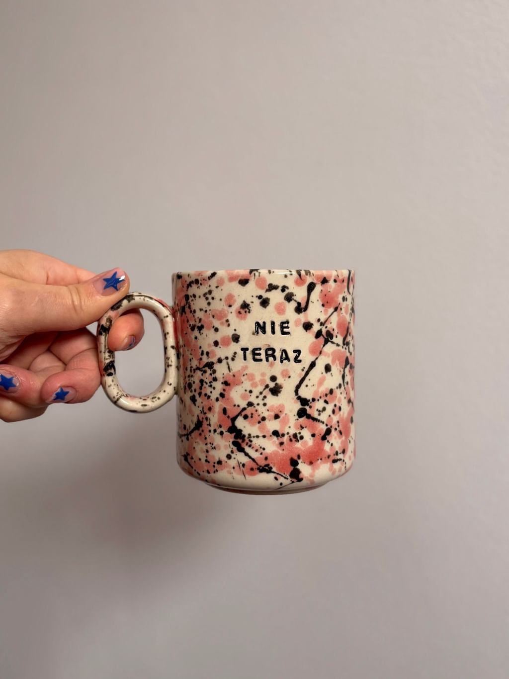 Kubek LUNA maxi z napisem NIE TERAZ