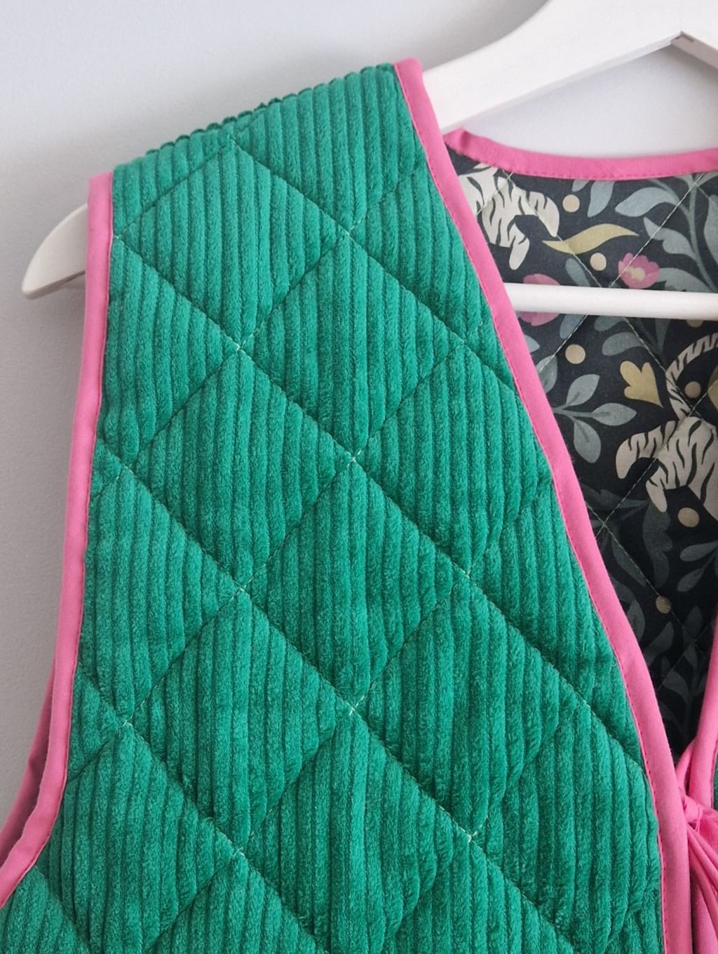 Pikowana kamizelka Tiger Green - dwustronna 