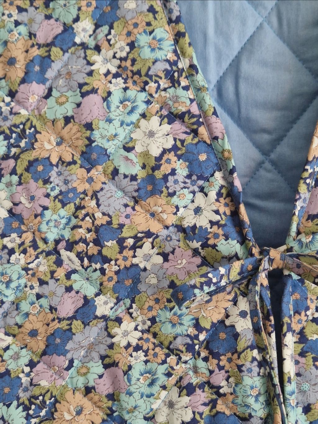 Pikowana kamizelka Vintage Flowers Blue