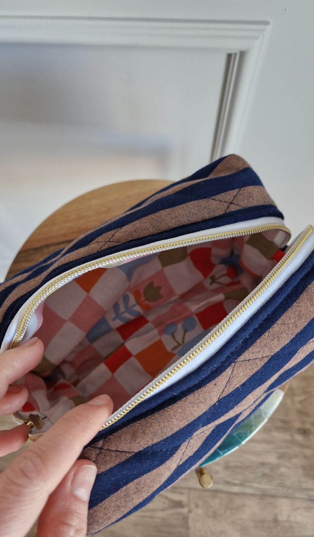 Kosmetyczka w paseczki 