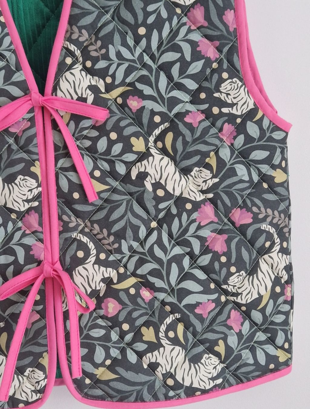 Pikowana kamizelka Tiger Green - dwustronna 