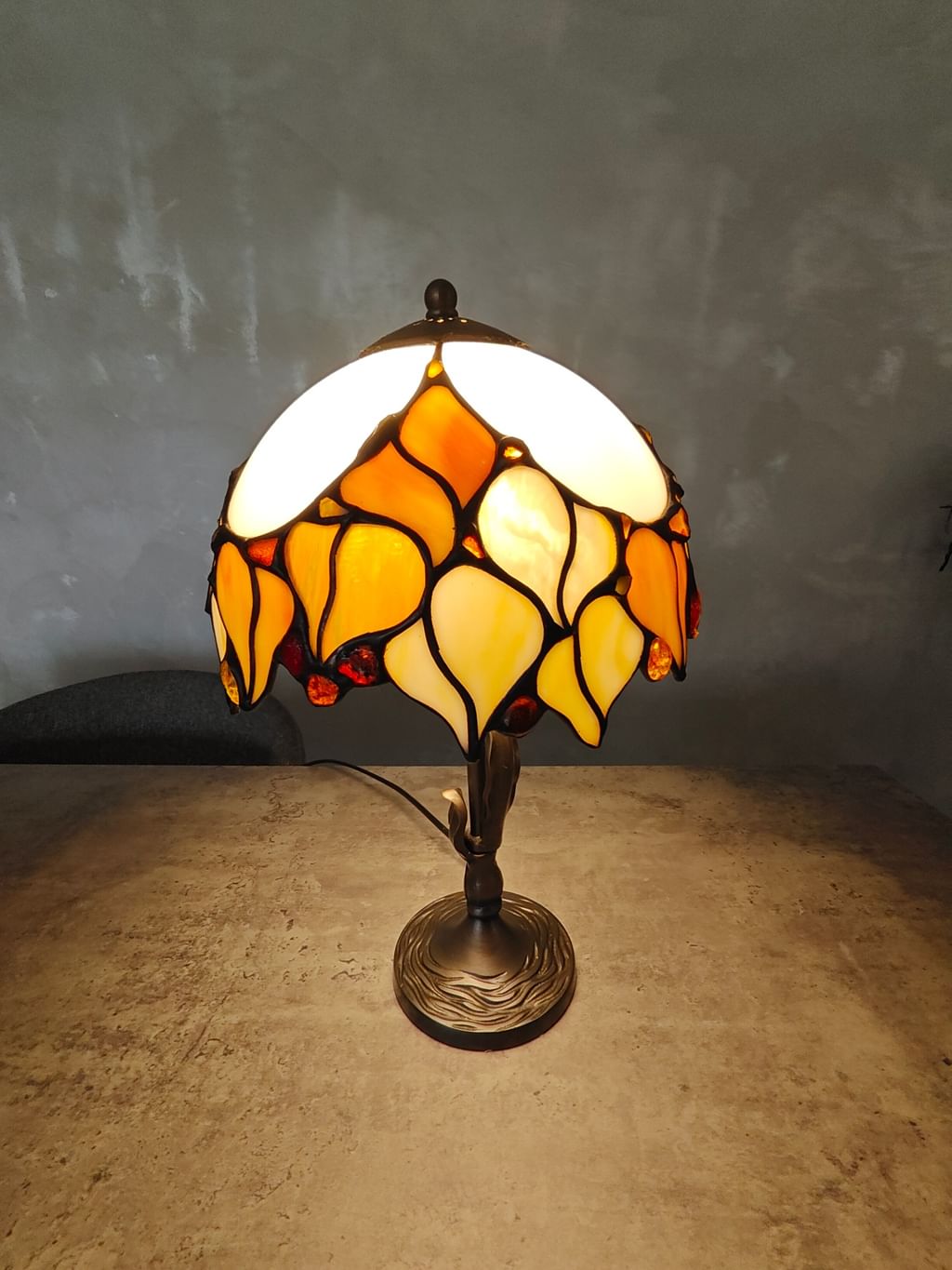 Lampa Złoty Liść z bursztynami
