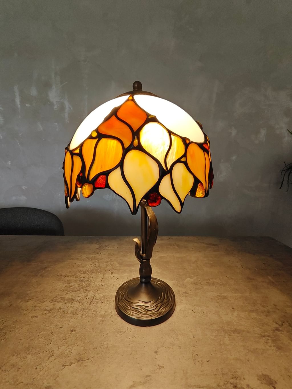 Lampa Złoty Liść z bursztynami