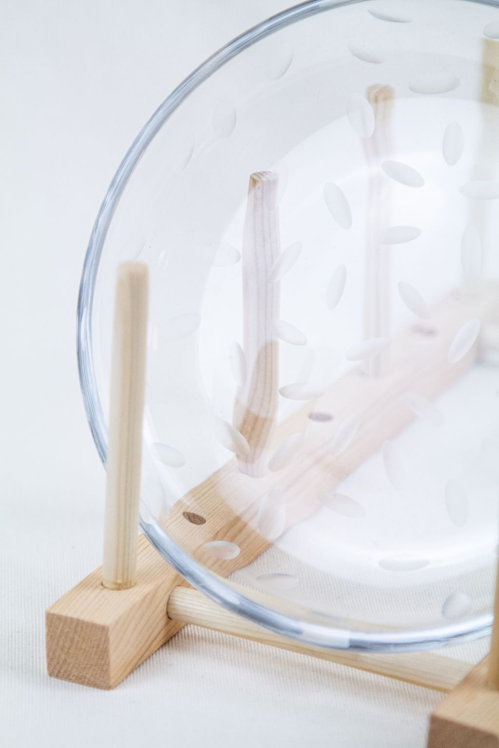 Szklany talerzyk z autorskim szlifem 