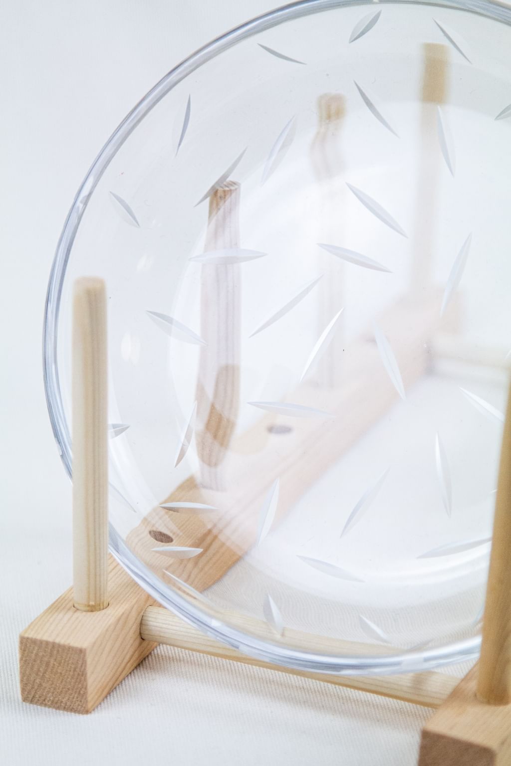 Szklany talerzyk z autorskim szlifem