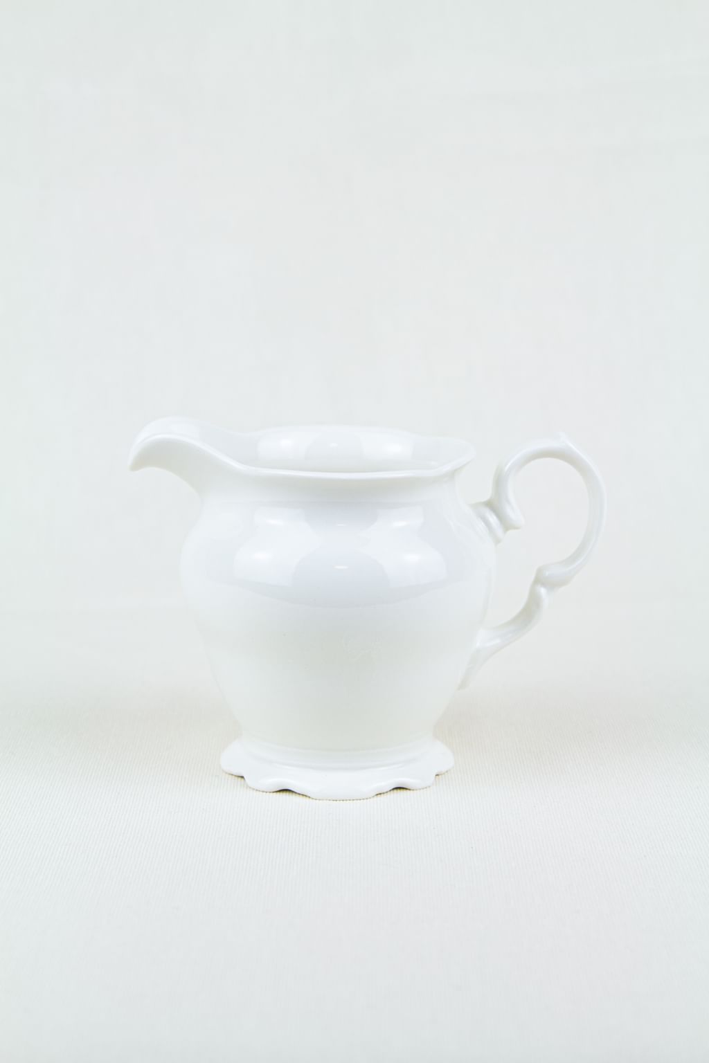 Mlecznik FRYDA biały