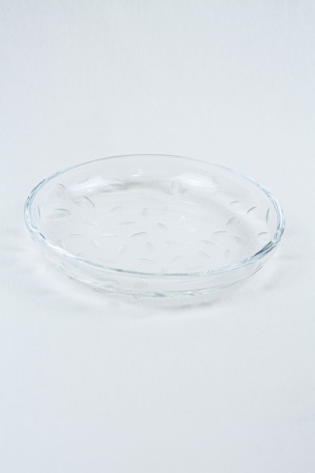 Szklany talerzyk z autorskim szlifem 