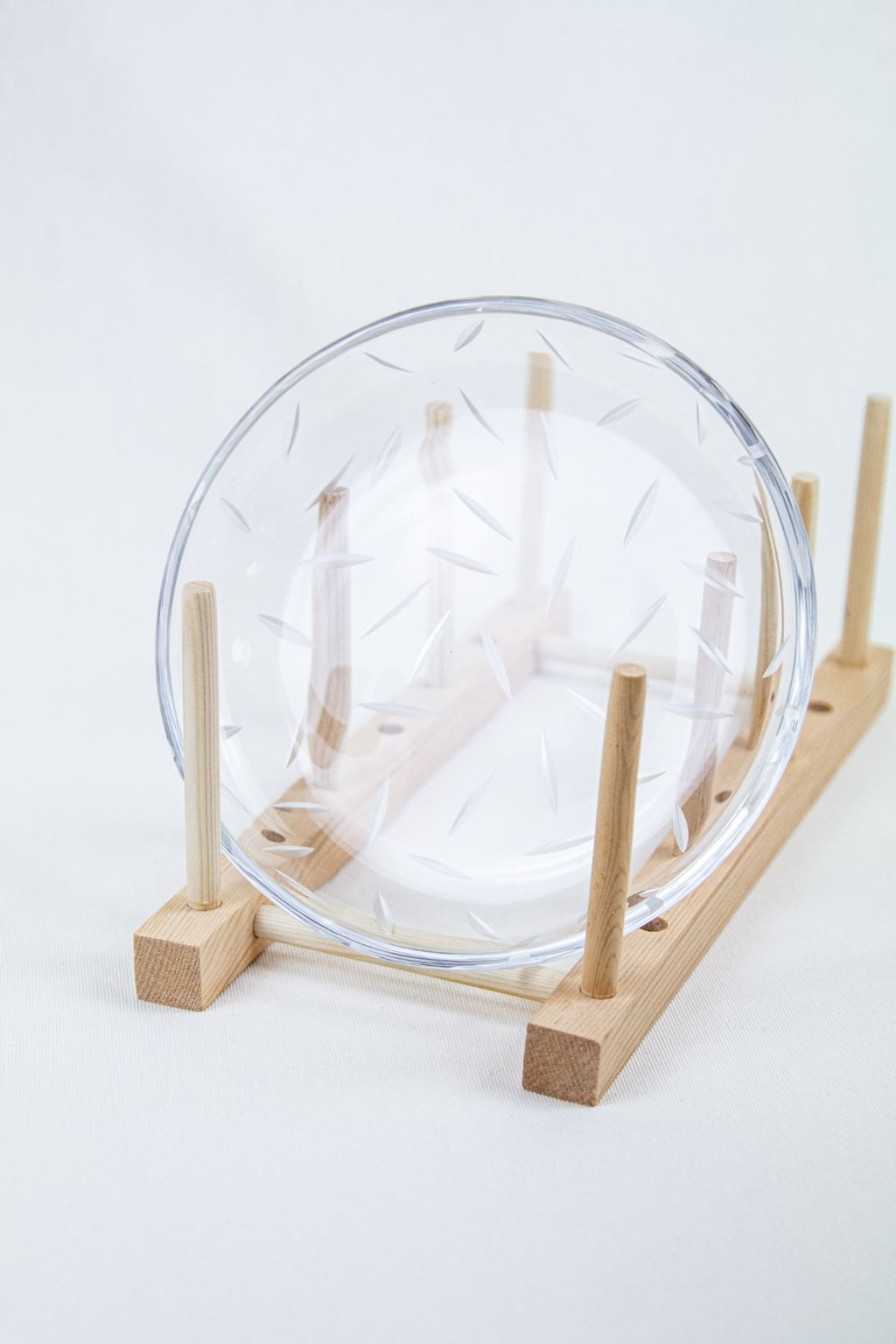 Szklany talerzyk z autorskim szlifem