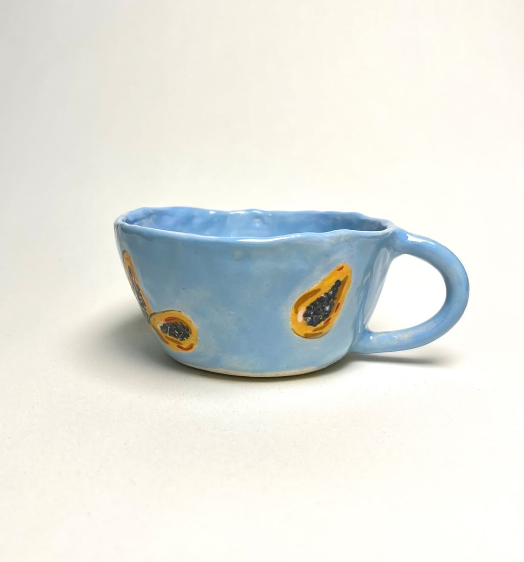 Filiżanka w malowane papaje