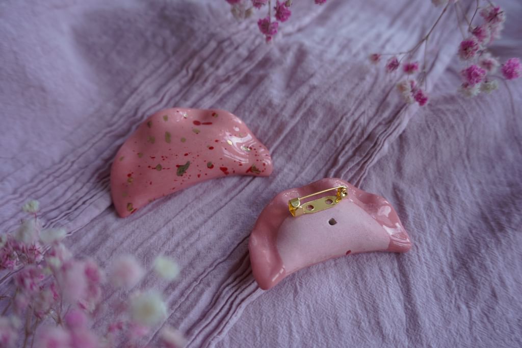 BROSZKA PIEROŻEK ZE ZŁOCENIAMI