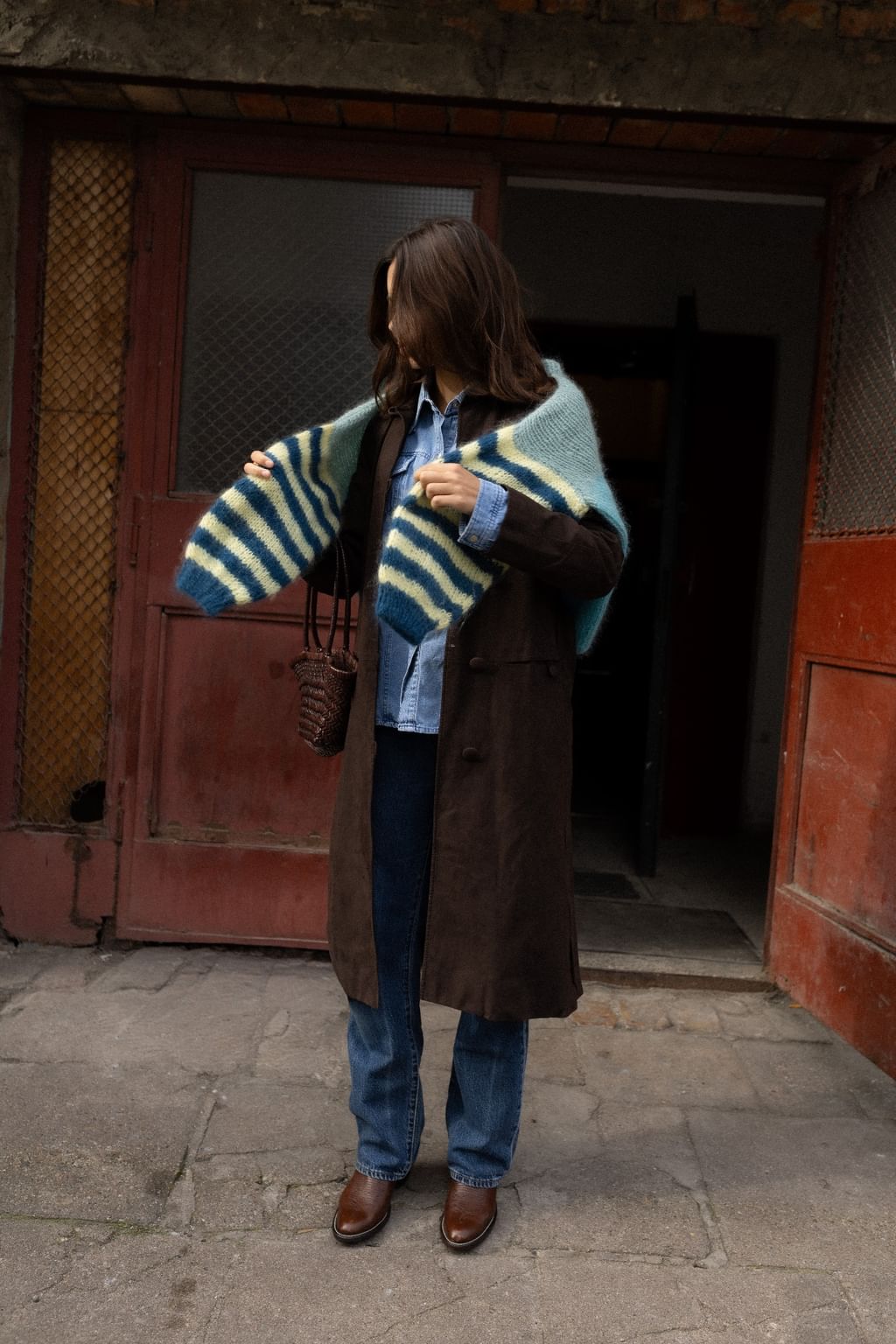Aquascutum czekoladowy płaszcz S