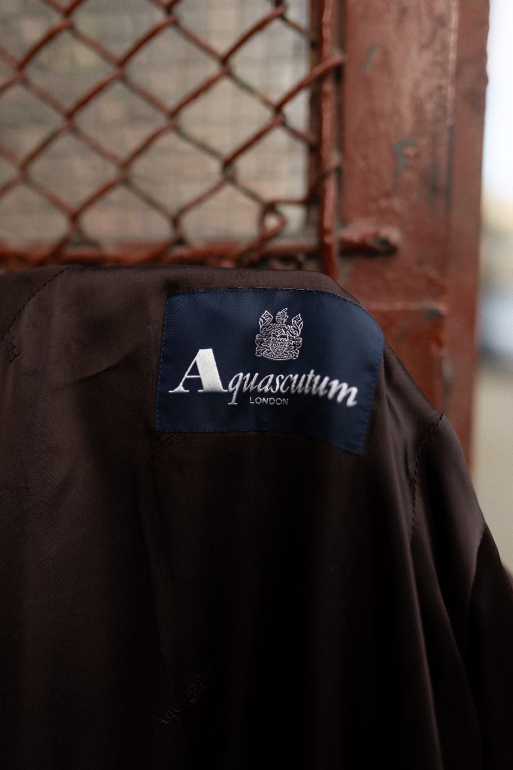 Aquascutum czekoladowy płaszcz S