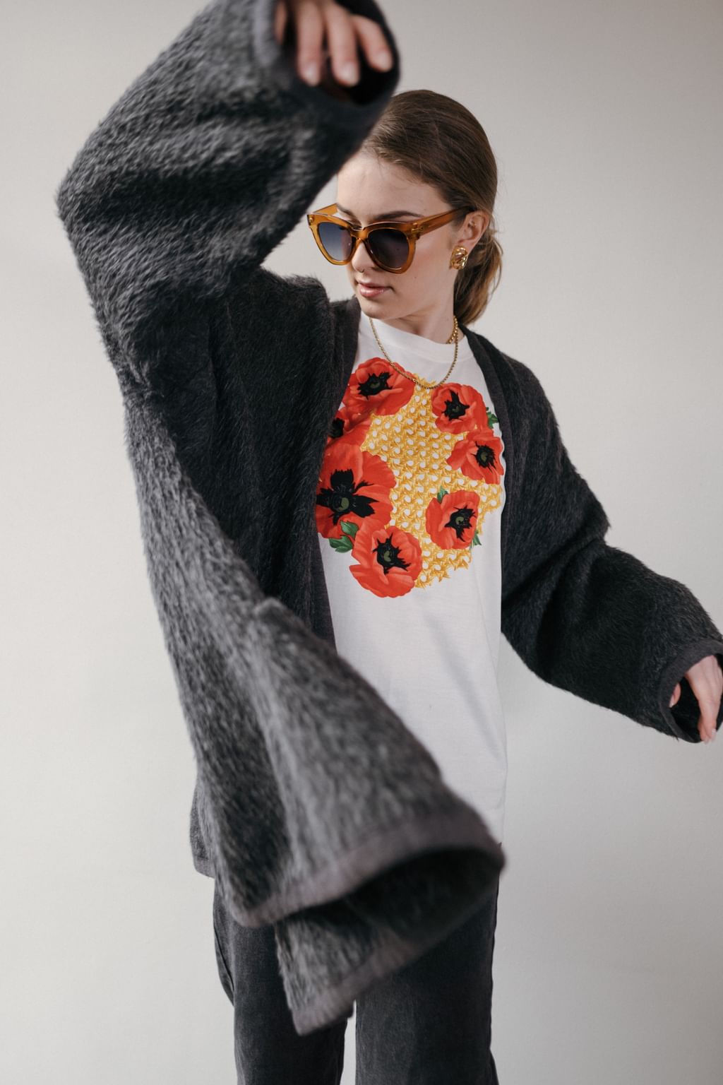 Escada grafitowy sweter narzutka 