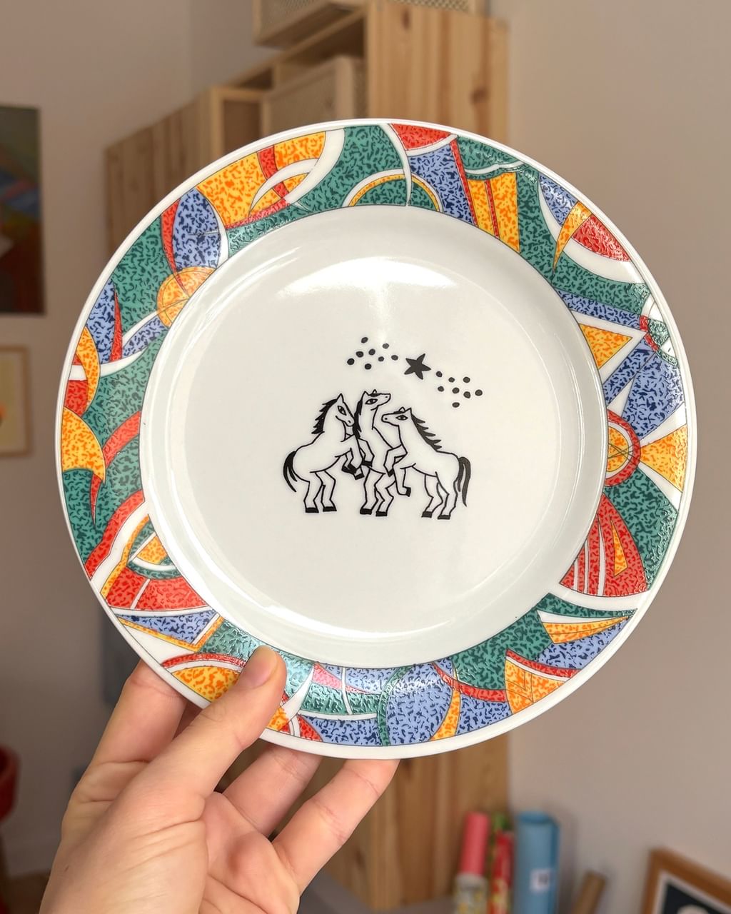 Talerz z końmi