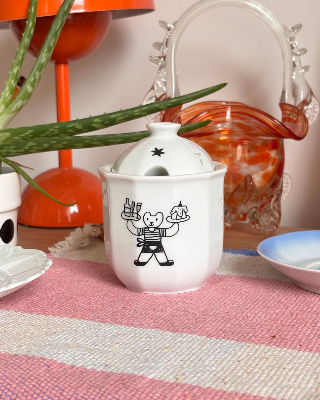 Cukierniczka z misiem i króliczkiem i kwiatkami