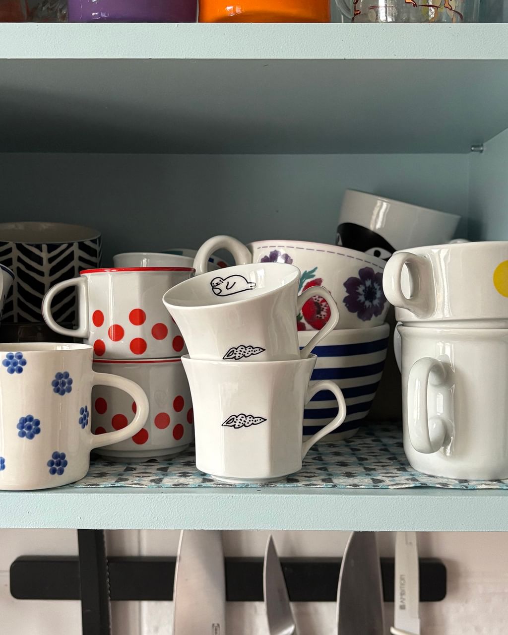 Zestaw 2 filiżanki z foczką i muszelkami