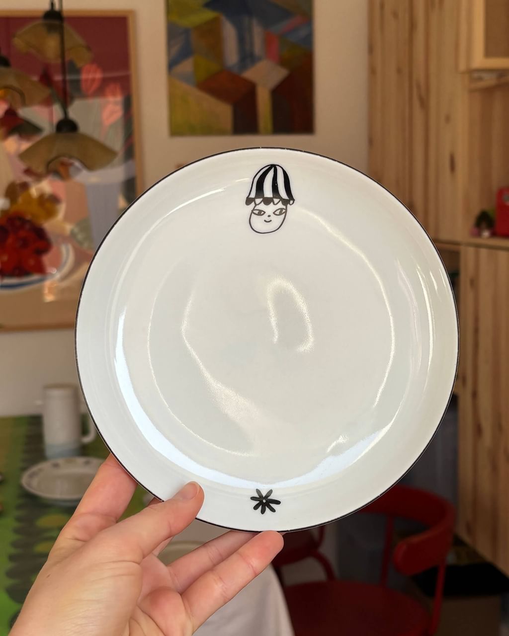 Talerz śniadaniowy grzybkiem - czarny rant