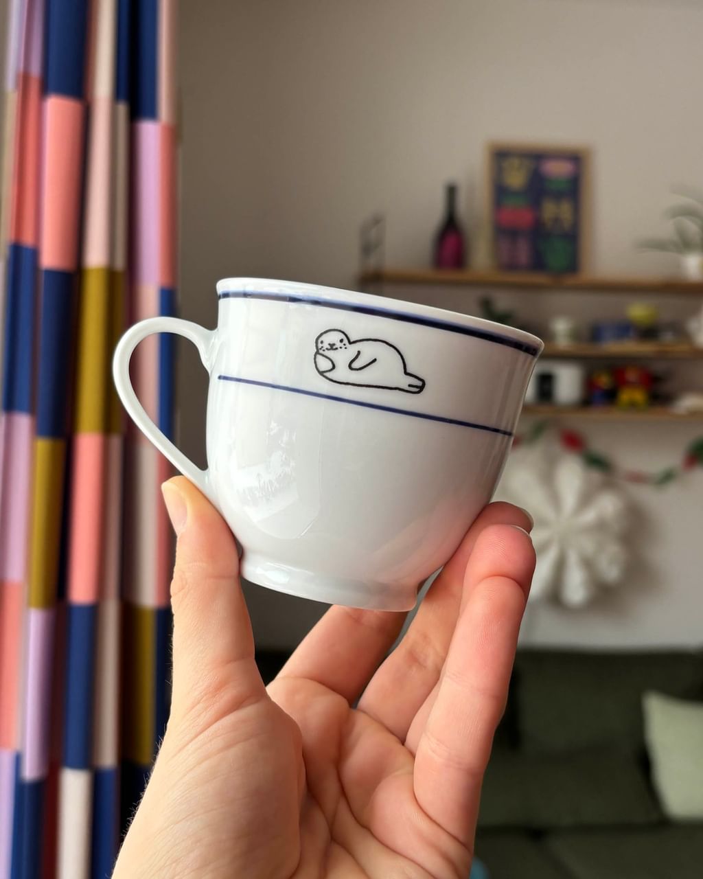 Kubeczek z foką i niebieskim brzegiem