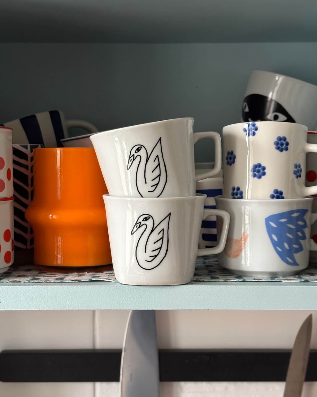 Filiżanka z łabędziem