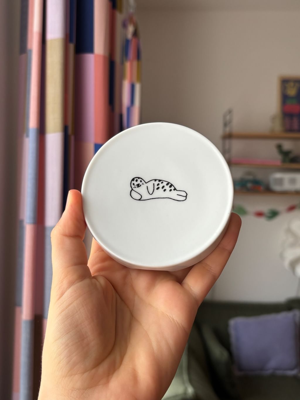 Cukiernica z foczką i falami 