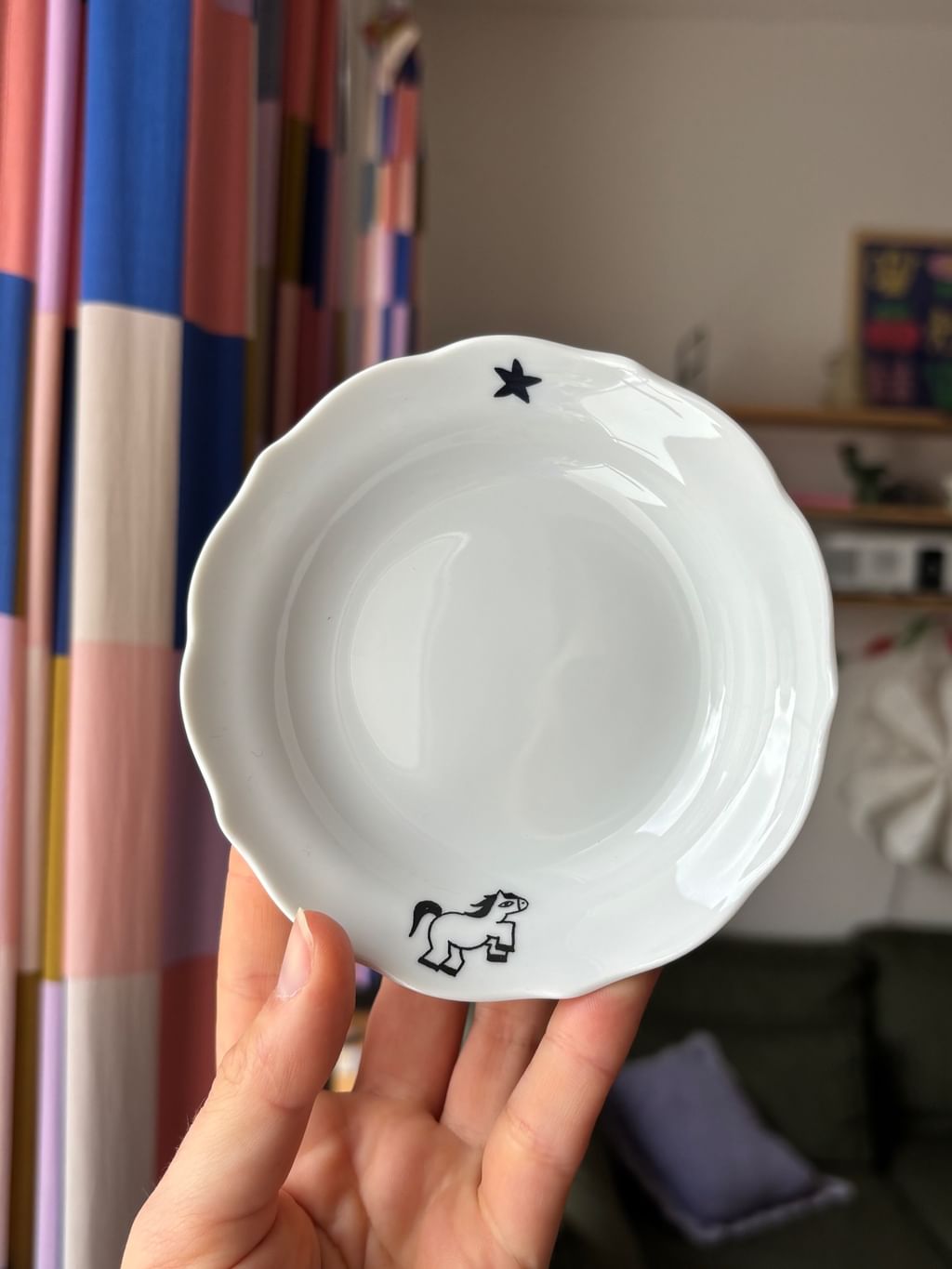 Mała filiżanka z koniem  + spodek