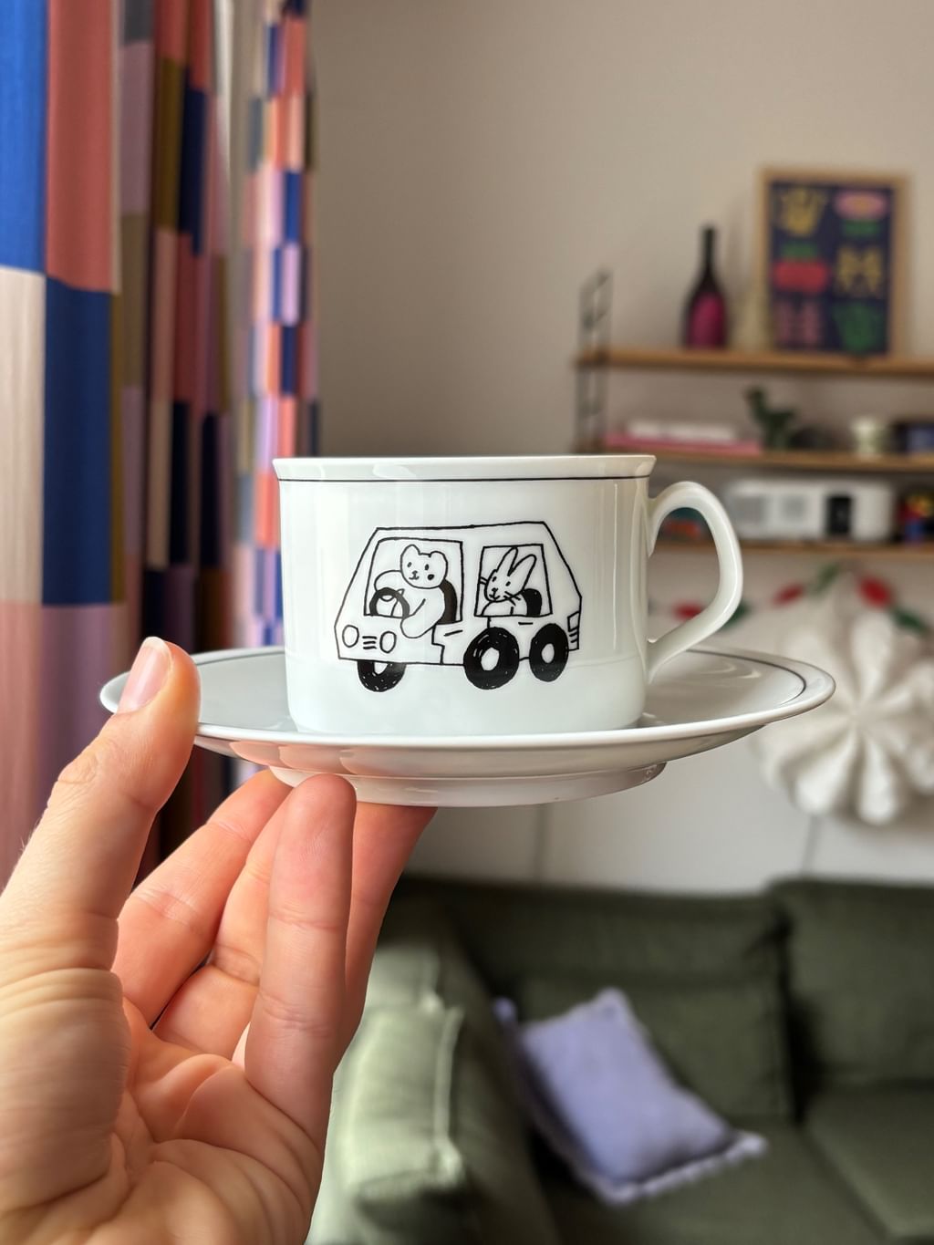 Filiżanka z autkiem i zwierzakami + spodek