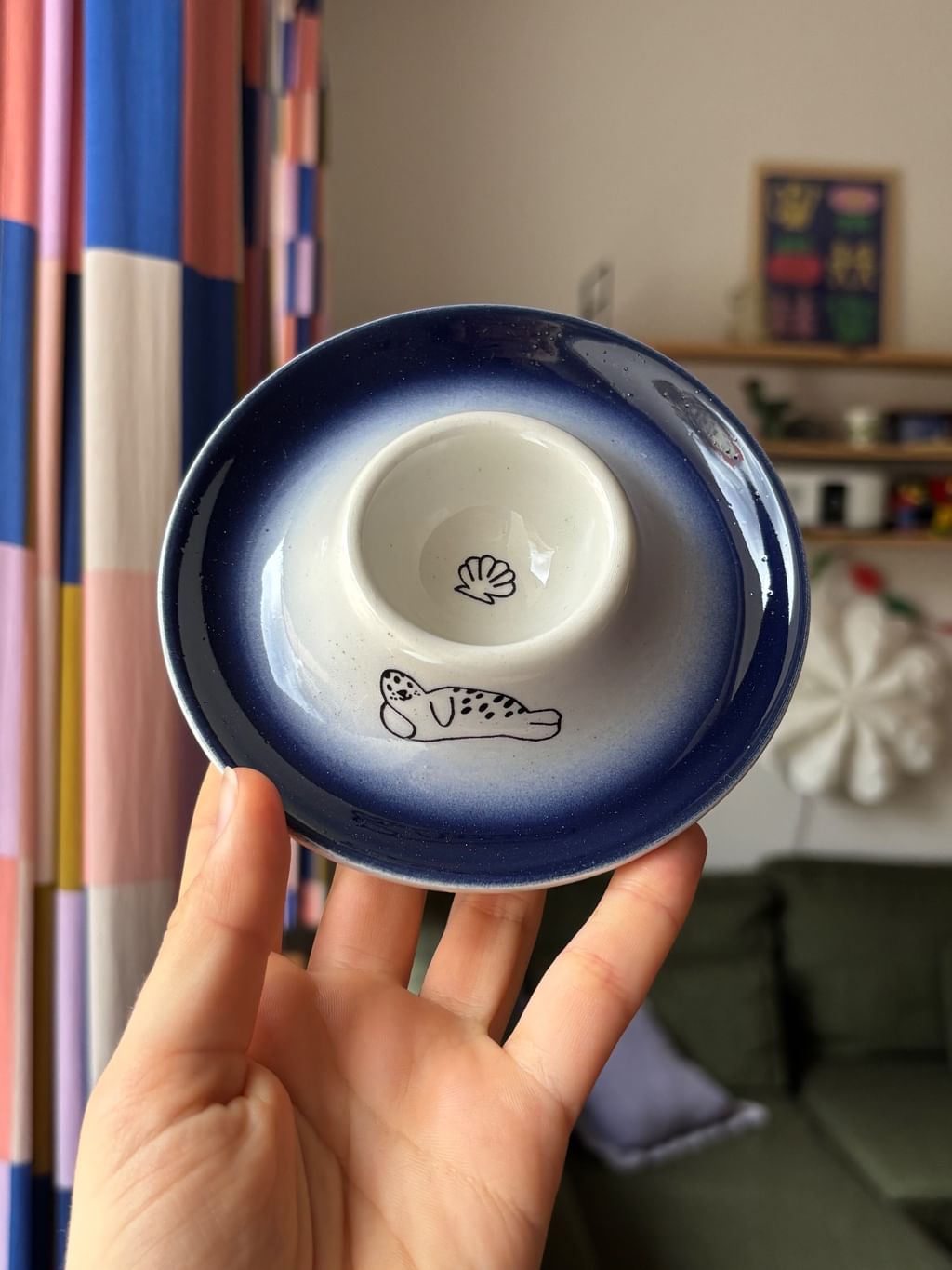 Podstawka na jajko z foczką granatowa