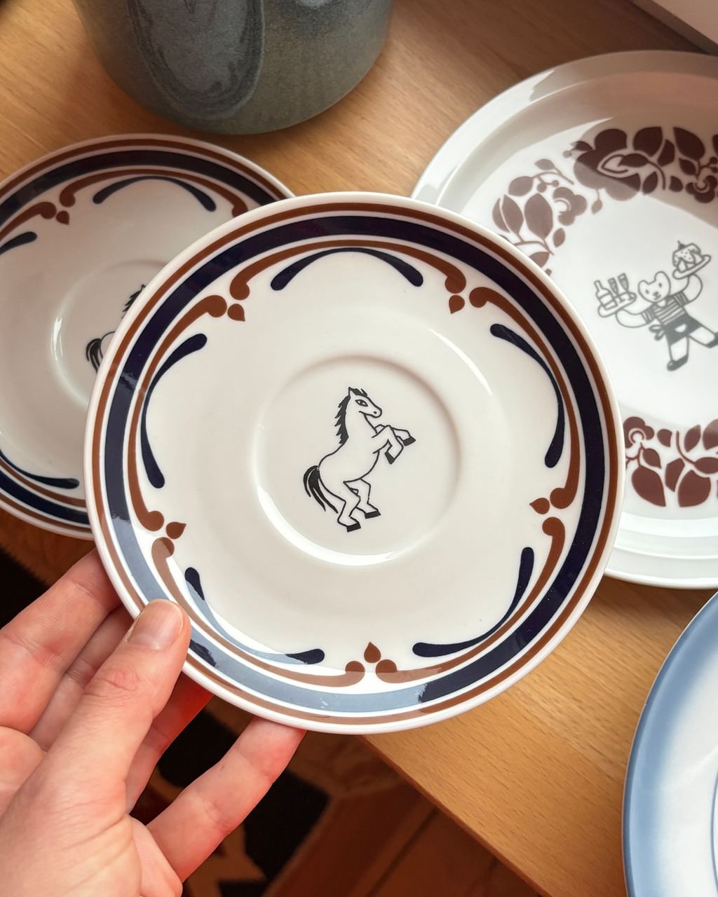 Zestaw 2 talerzyki deserowe z koniem