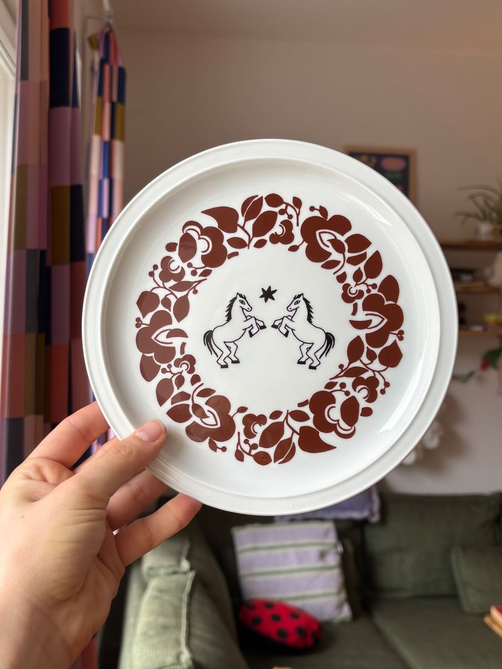 Talerz z końmi i gwiazdką