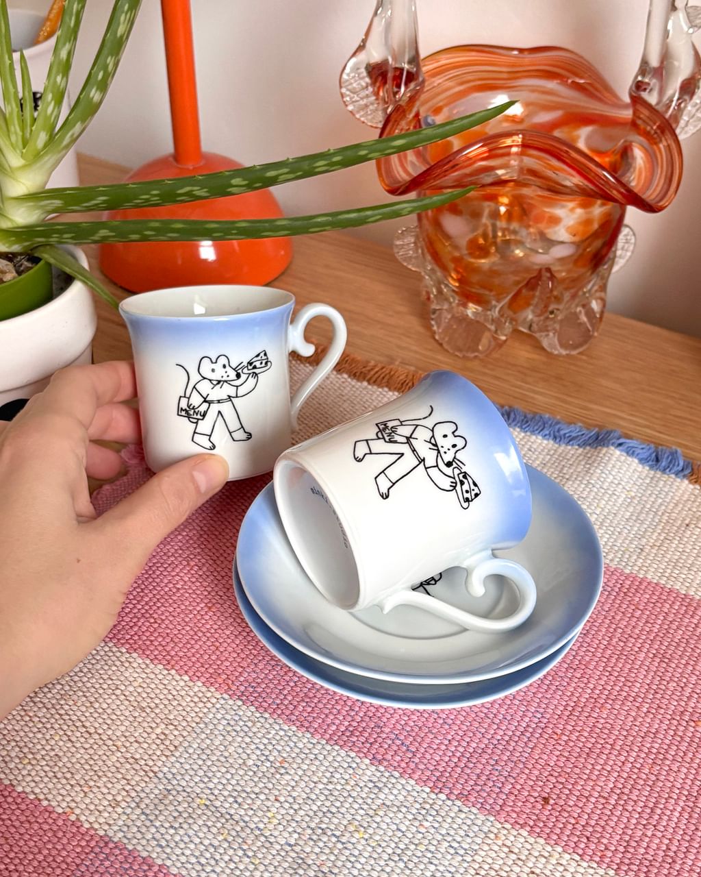 Filiżanka gradientowa z myszką i serkiem