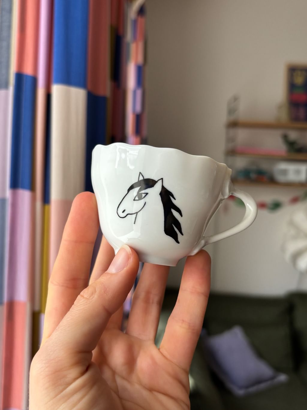 Mała filiżanka z koniem  + spodek