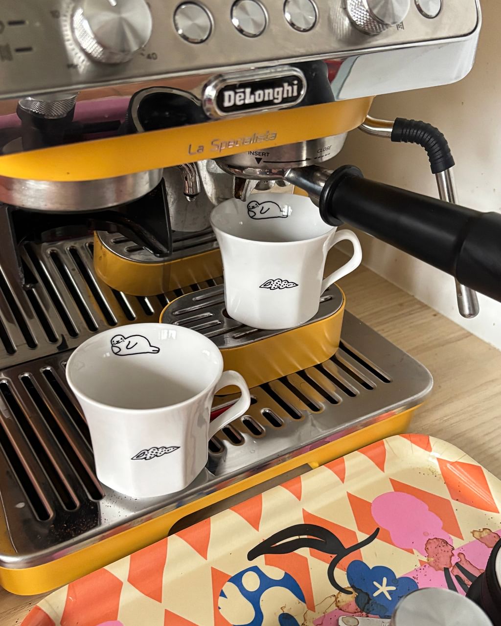 Zestaw 2 filiżanki z foczką i muszelkami