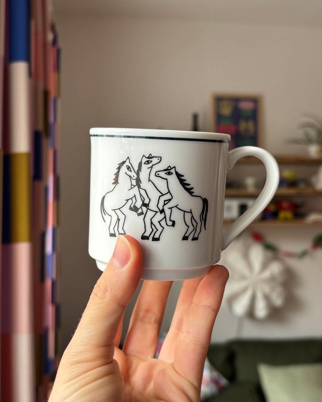 Zestaw 2 kubeczki z kowbojką i końmi