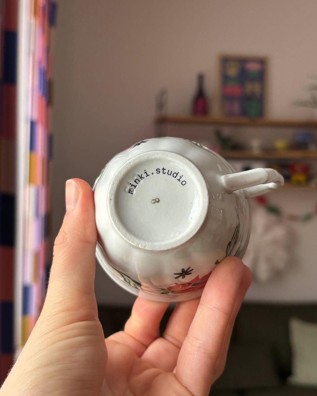 Filiżanka z dzielnym motylkiem