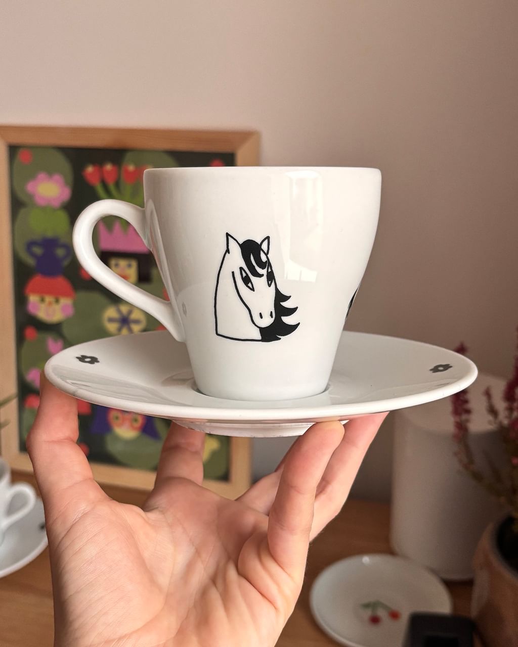 Duża filiżanka z koniem