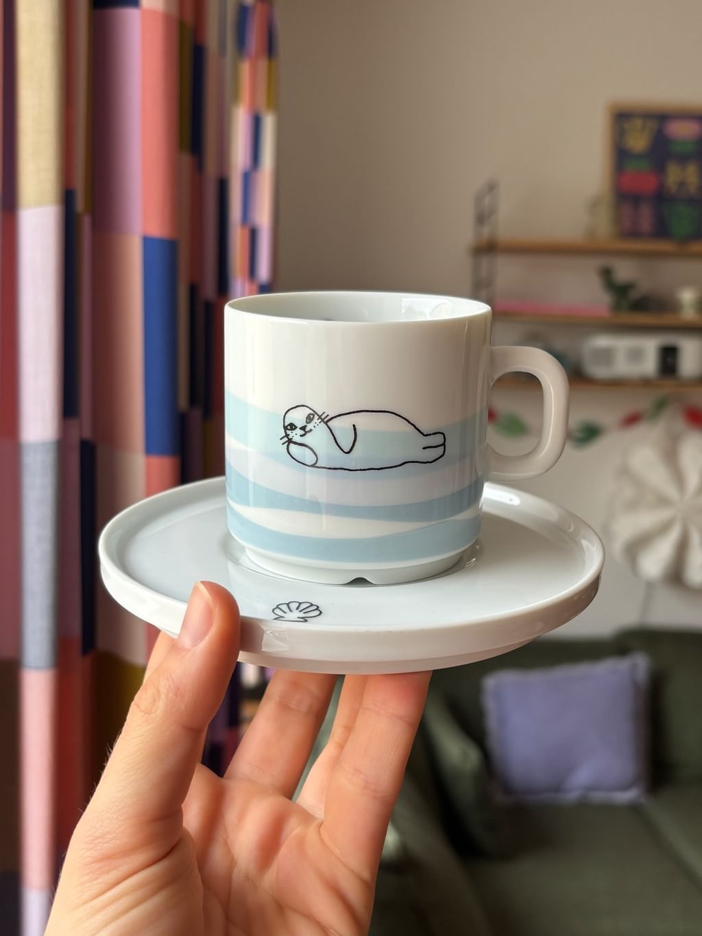 Filiżanka z foczką z falami + spodek